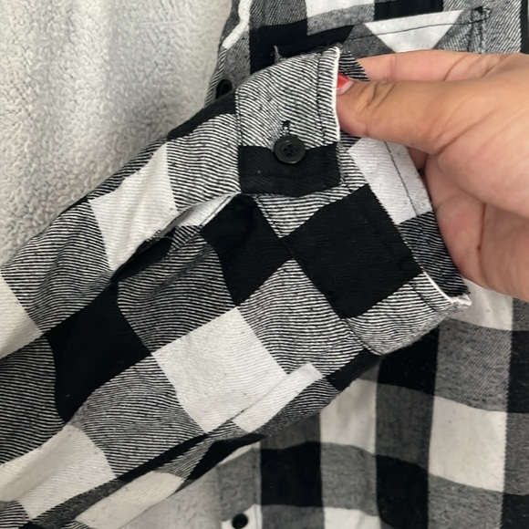 E.LUNA Flannel - Picture 4 of 5